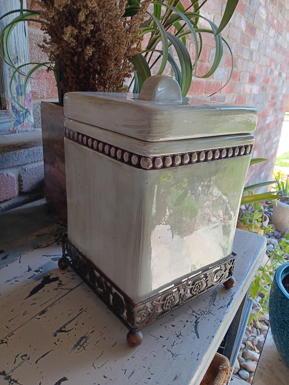 I. Godinger & Co Antique White Ceramic Canister Stash Jar with Stand X-Large New